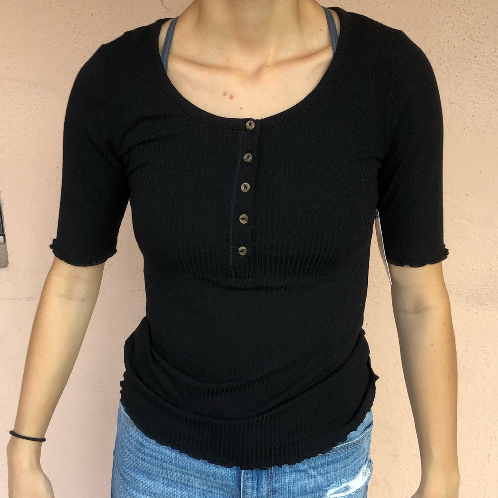 Ana Women’s Lettuce Edge Button Top